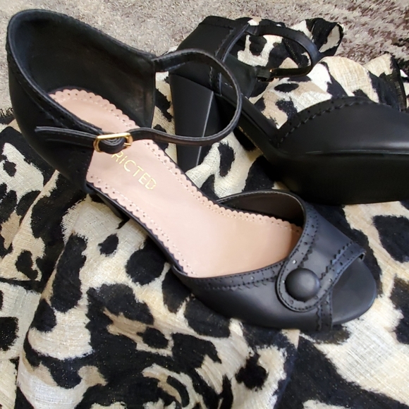 Pinup Heels - Picture 1 of 5